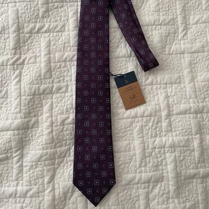 Charles Tyrwhitt Stain Resistant Blackberry Purple Medallion Tie Silk NWT